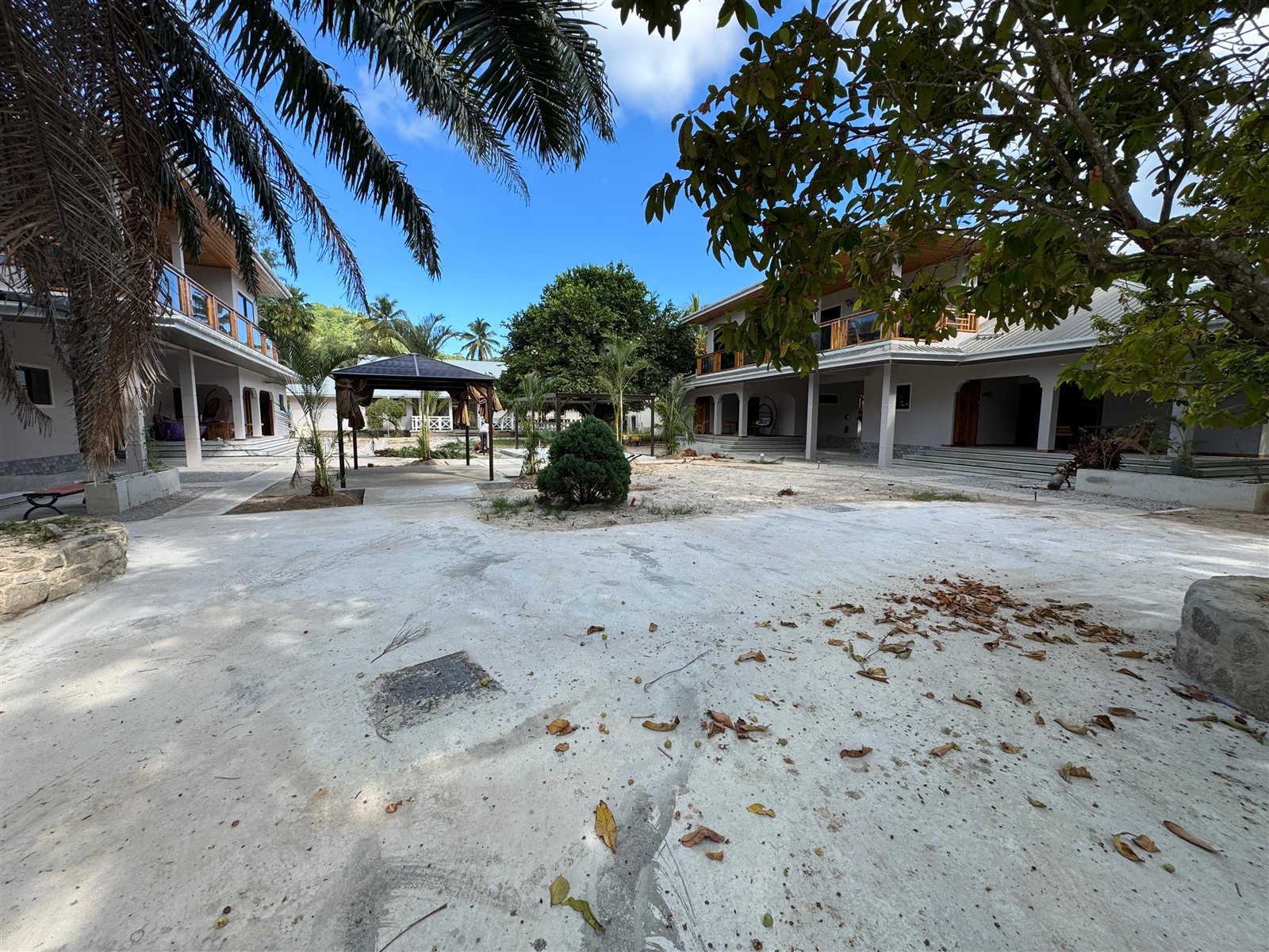 The finished Alibel courtyard between the villas
